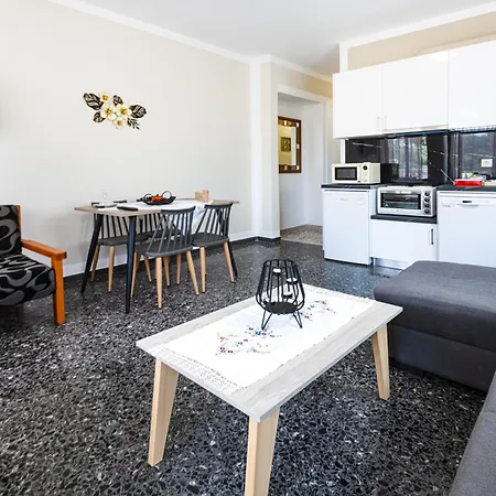 Апартаменты Kaliopi's *